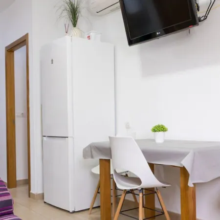 Juani Solo Familia O Parejas 